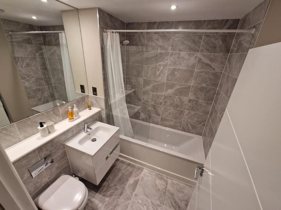 Stunning Newbuilt 3 Bed House Sleeps 9 Villa Edmonton Exterior foto